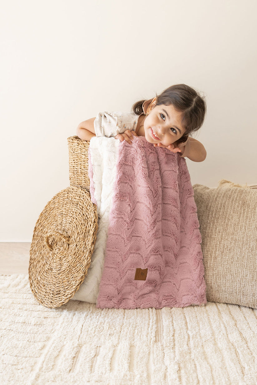Super Cozy Pink Zig-Zag Fur Blanket
