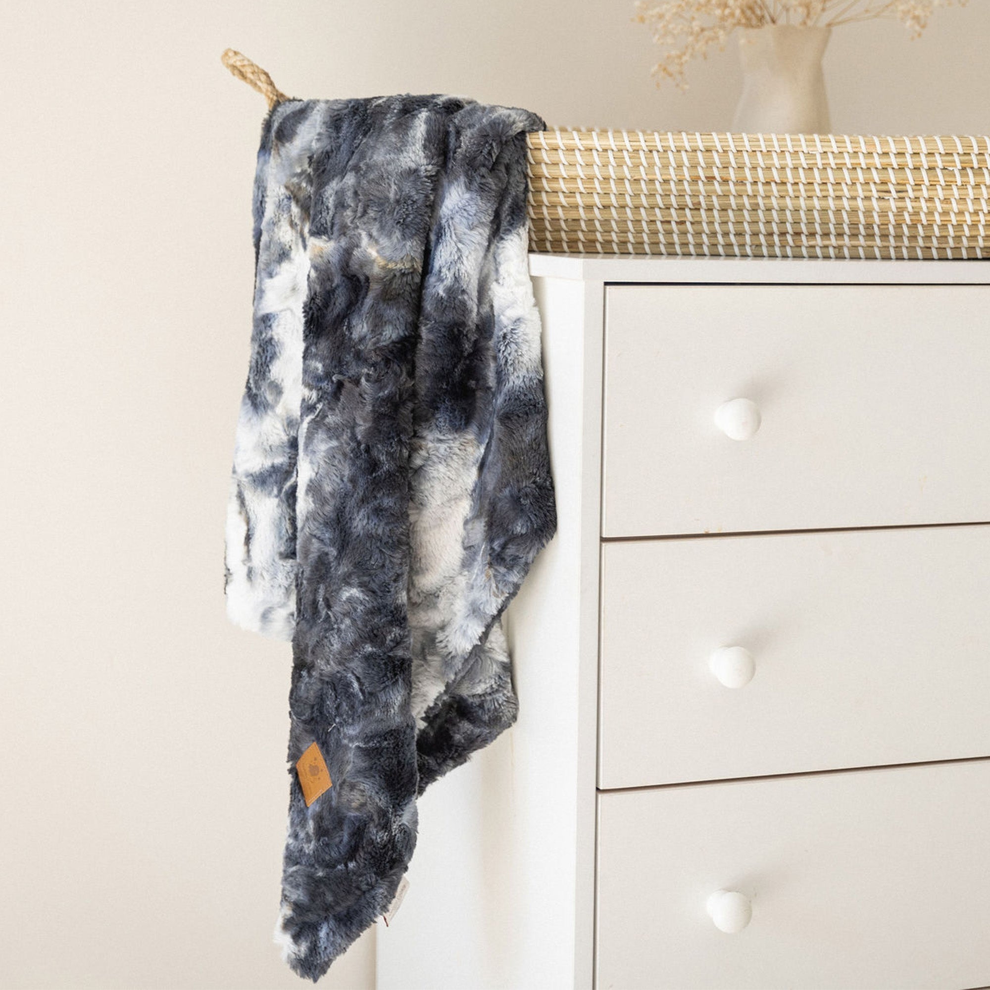 Ultra-Plush Black Tie Dye Fur Blanket