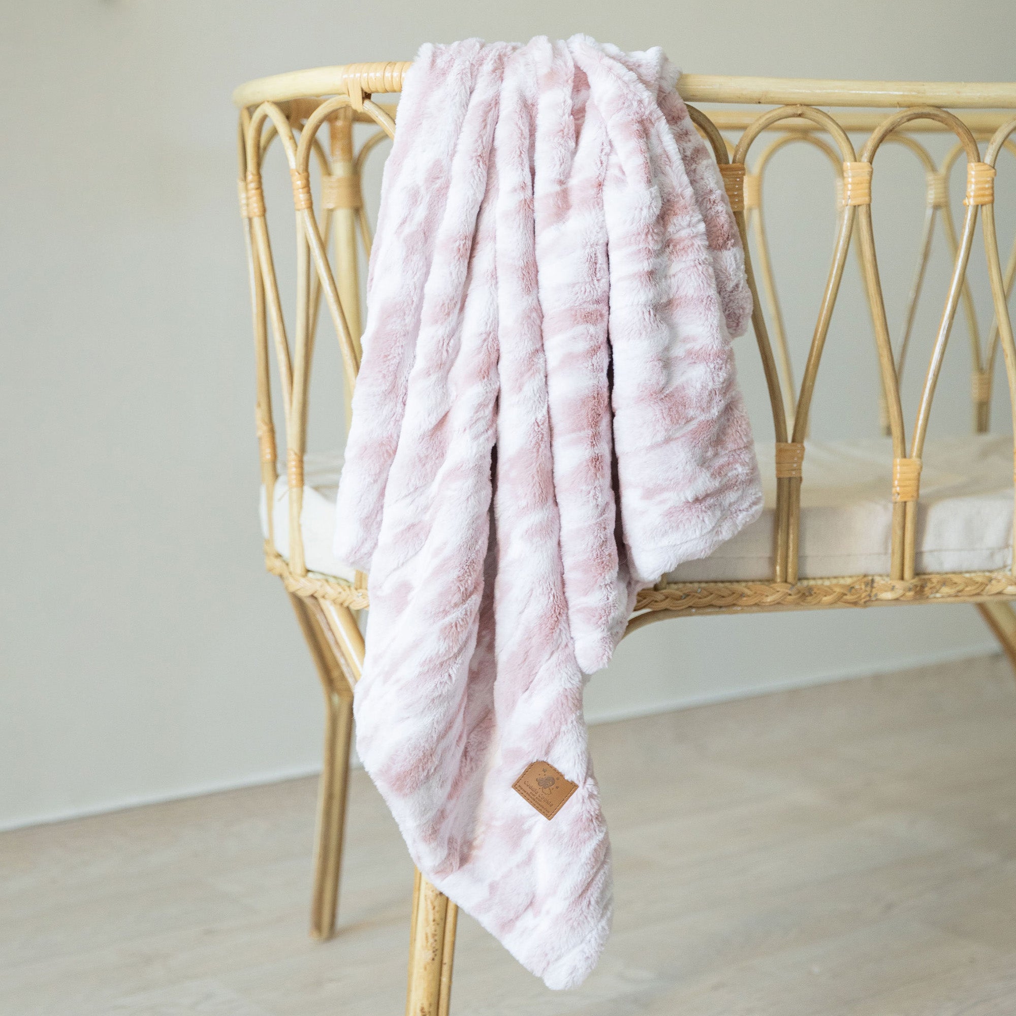 Super Soft Marble Pink Fur Blanket