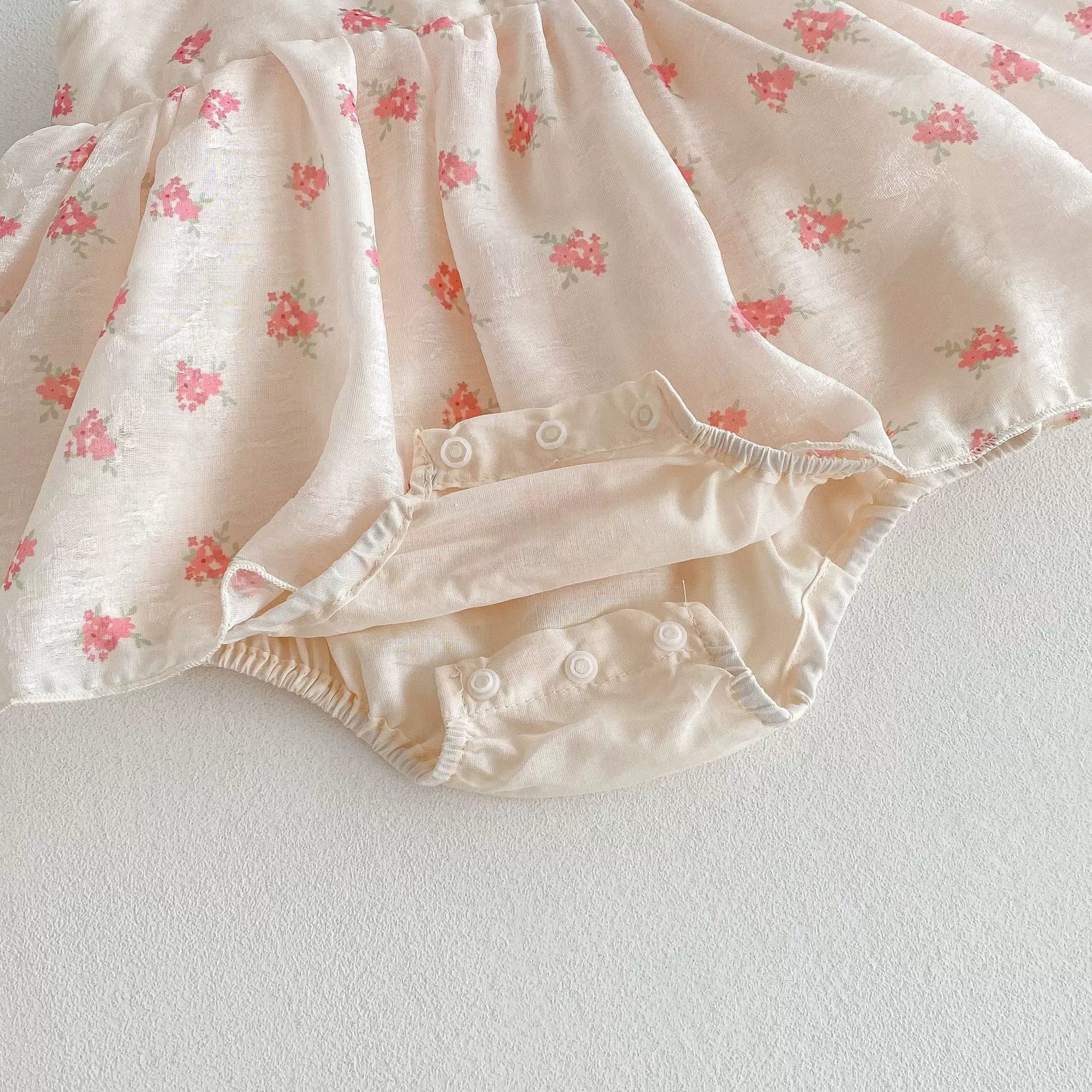 Summer Arrival Baby Girls Sleeveless Pink Flowers Pattern Dress Design Onesies