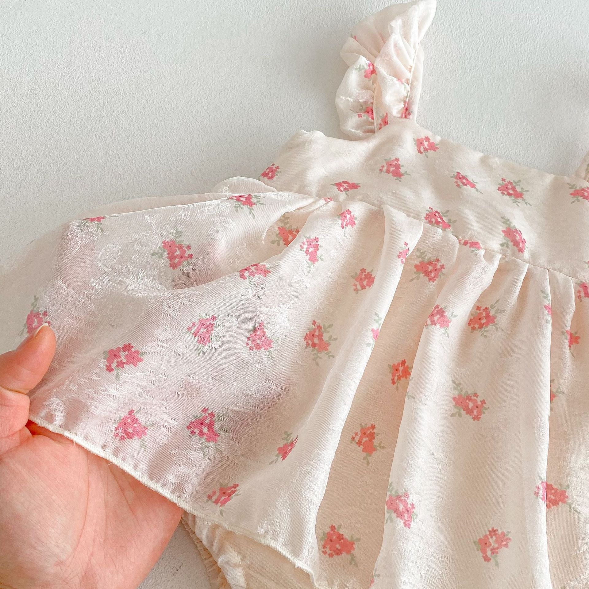 Summer Arrival Baby Girls Sleeveless Pink Flowers Pattern Dress Design Onesies